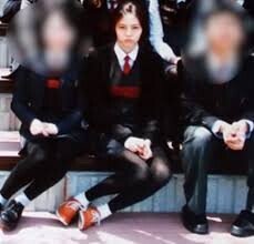 When Han So-hee was a fitting model for Ulsan Girls' High School, she wore blue hot pants with wide thighs