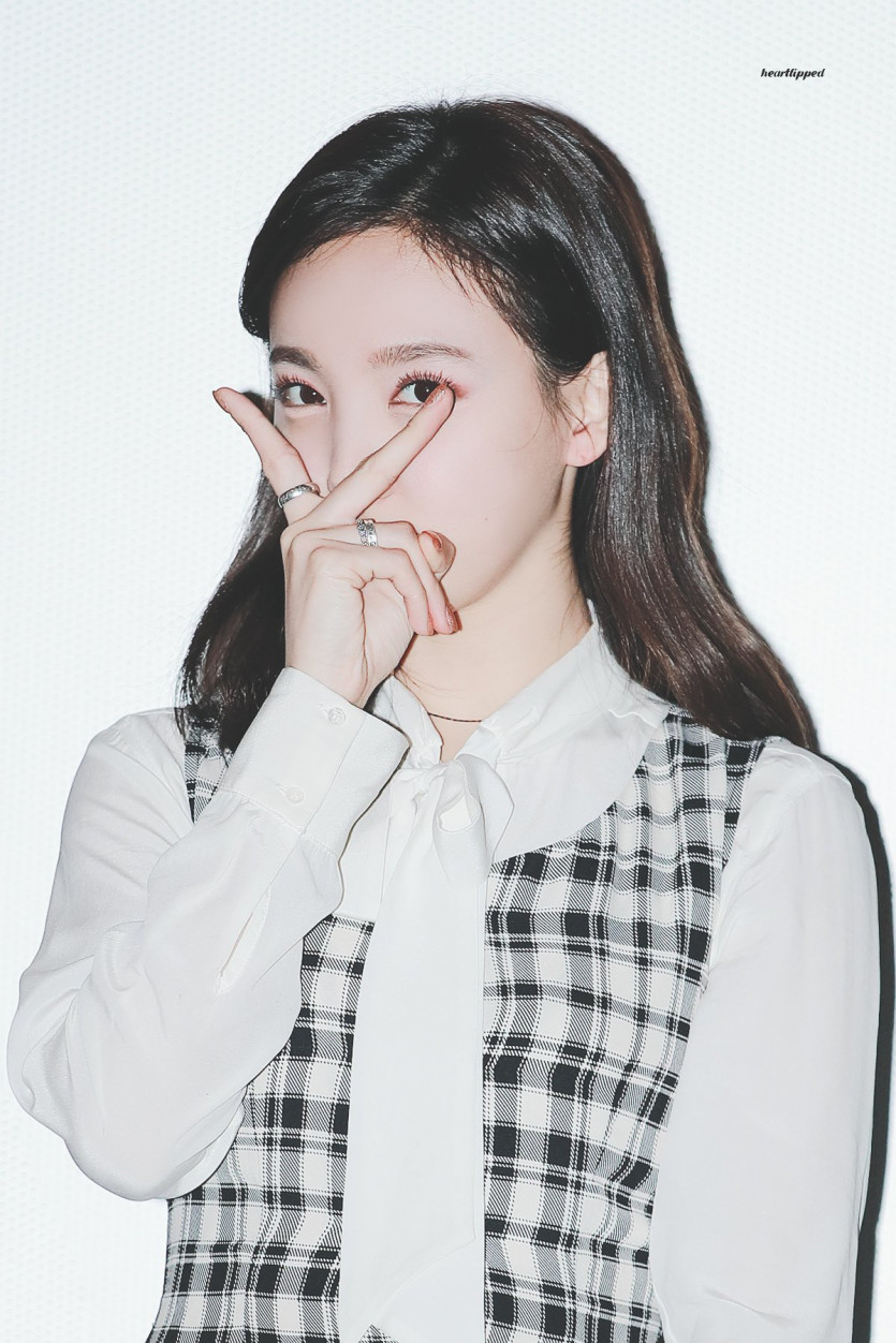 TWICE V NAYEON