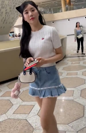 Experience Kwon Eunbi in real life