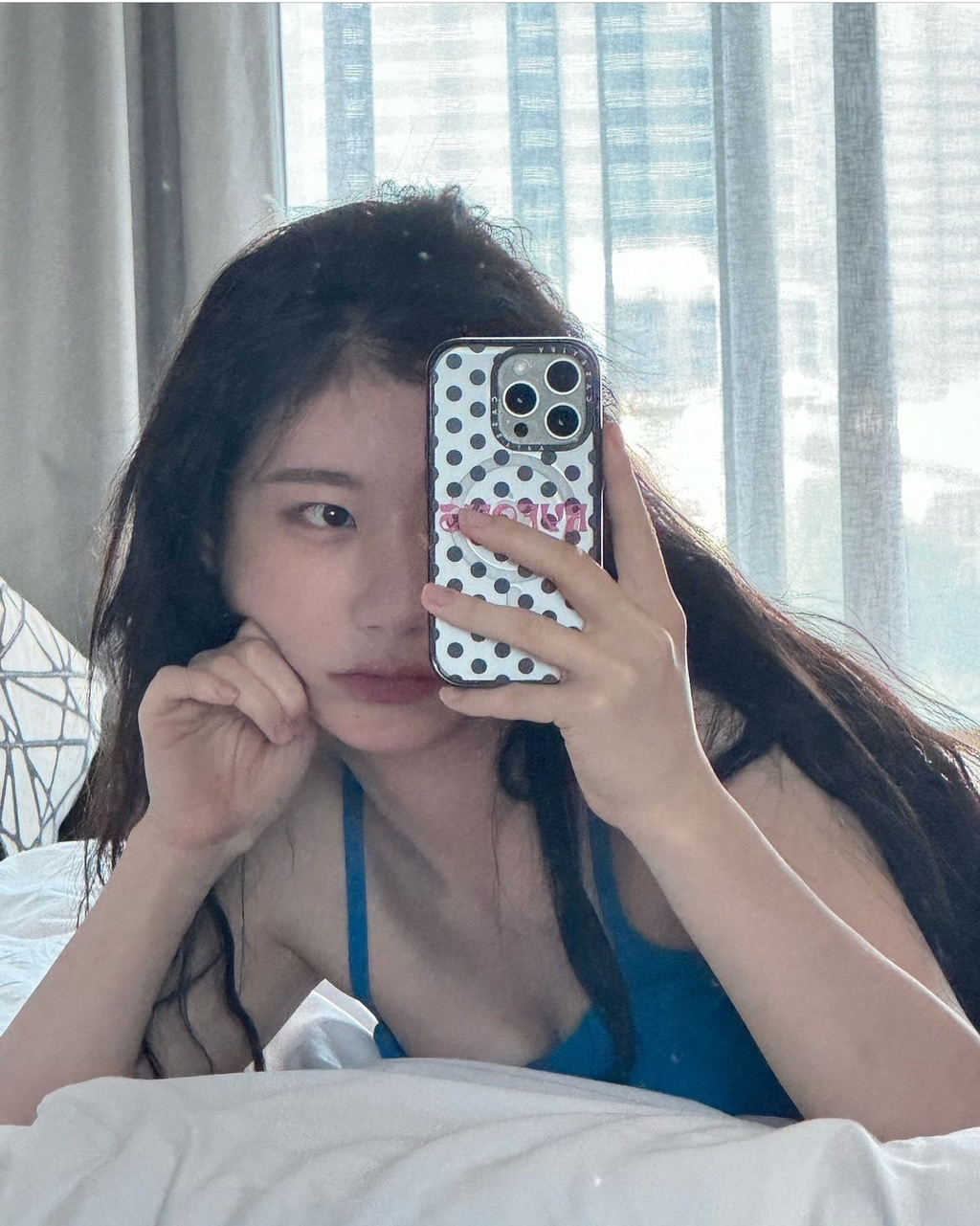 ITZYT Chaeryeong selfie