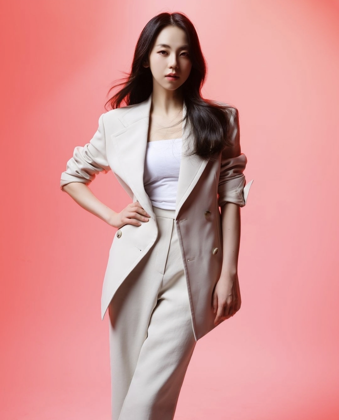 Sohee Ahn in a pictorial for Cine21 magazine