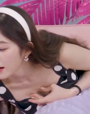 Red Velvet's Irene bust caught off guard during a live performance