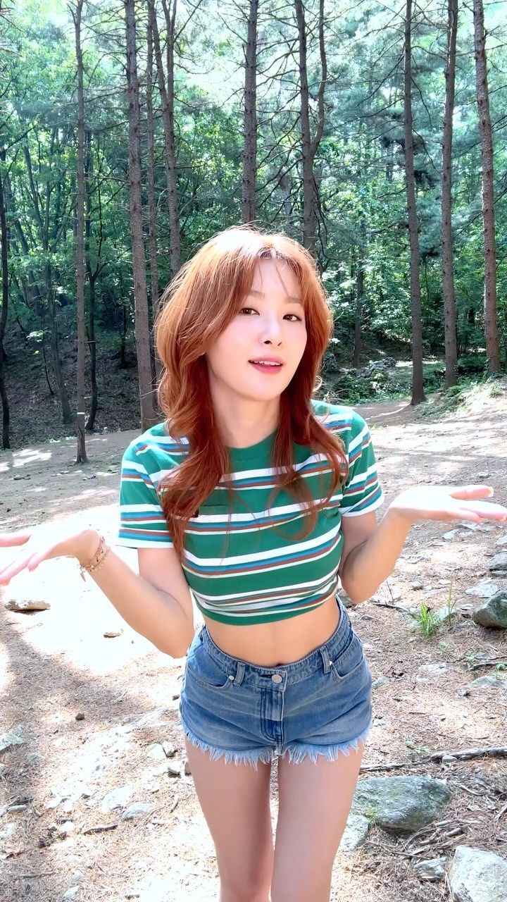 Red Velvet Seulgi, cool denim hot pants, pretty 11-figure abs and belly button - Cosmic Challenge