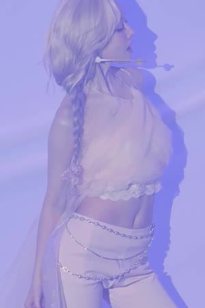 Espa Winter GIF showing belly button