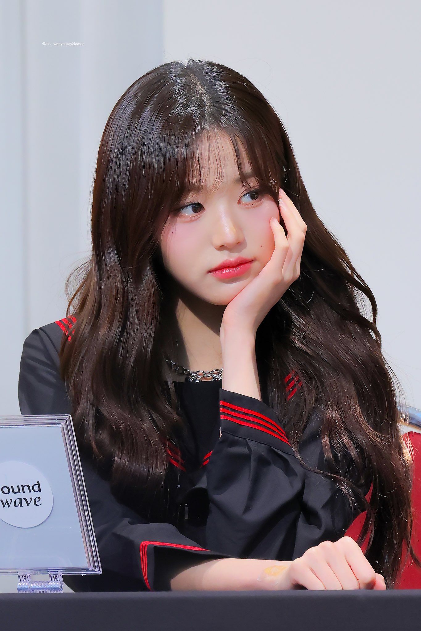 Jang Wonyoung fan signing event