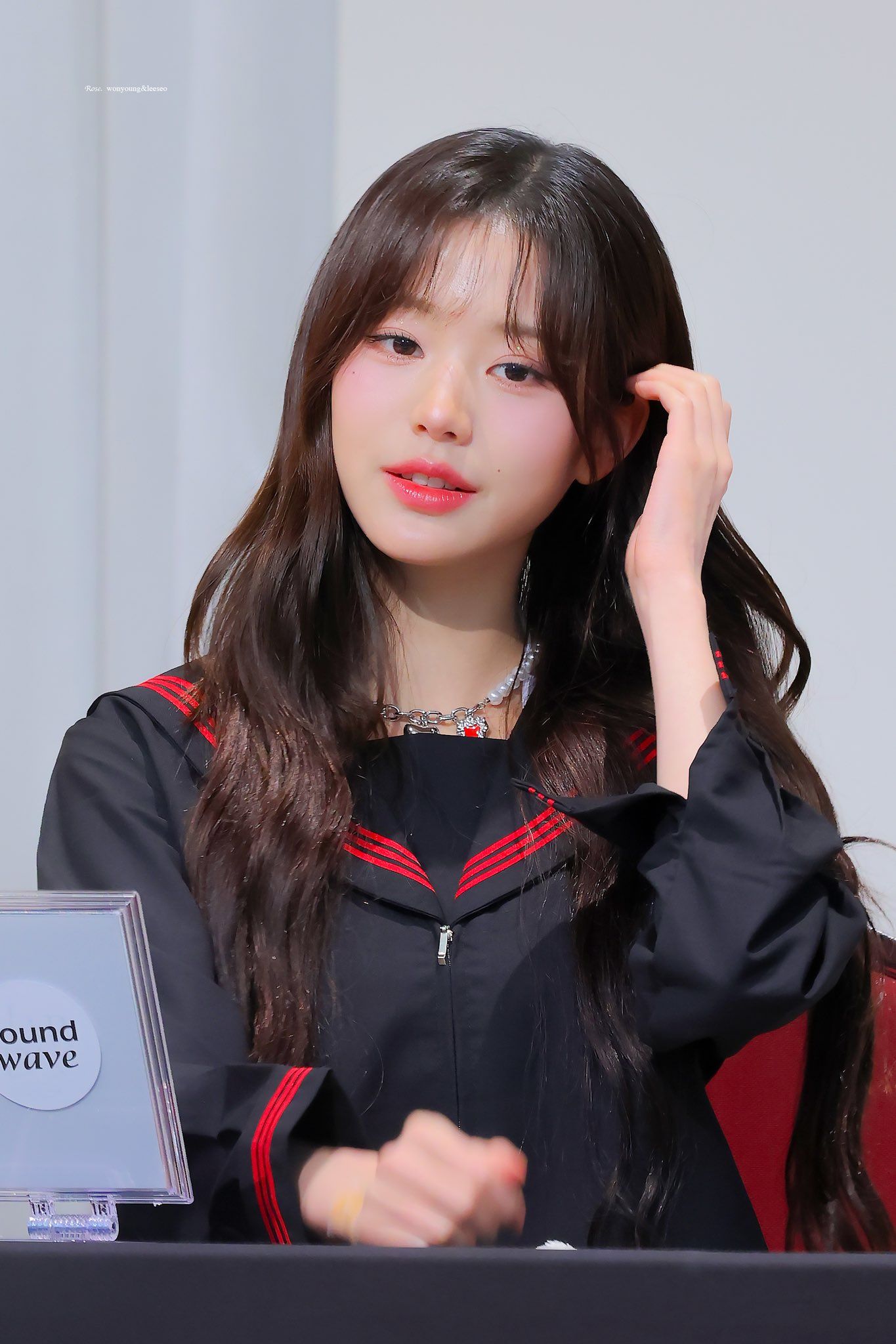 Jang Wonyoung fan signing event