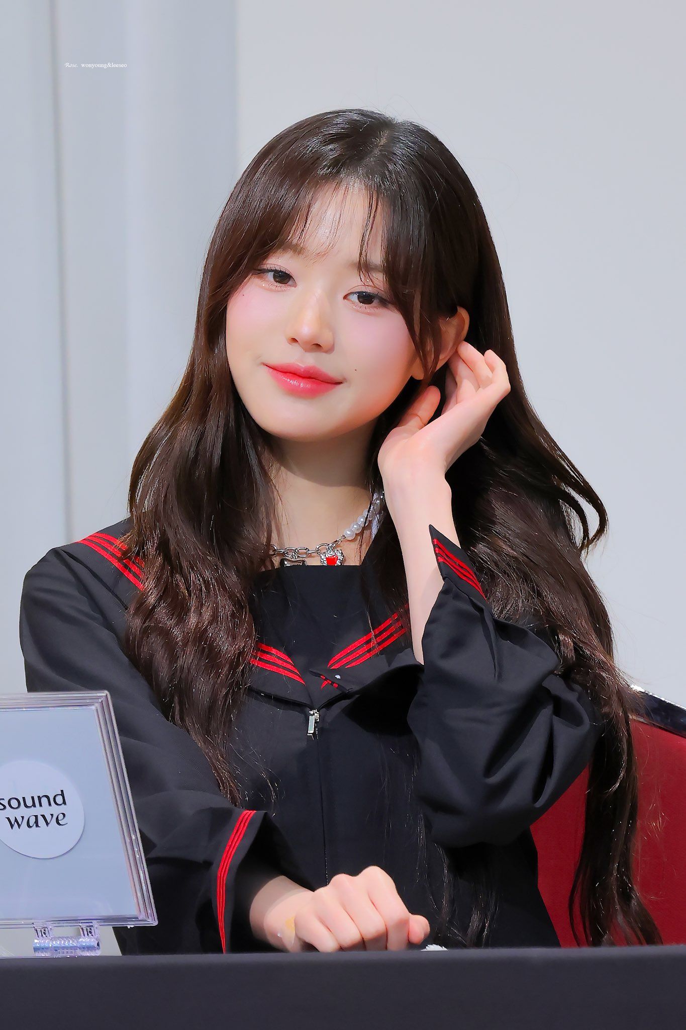 Jang Wonyoung fan signing event