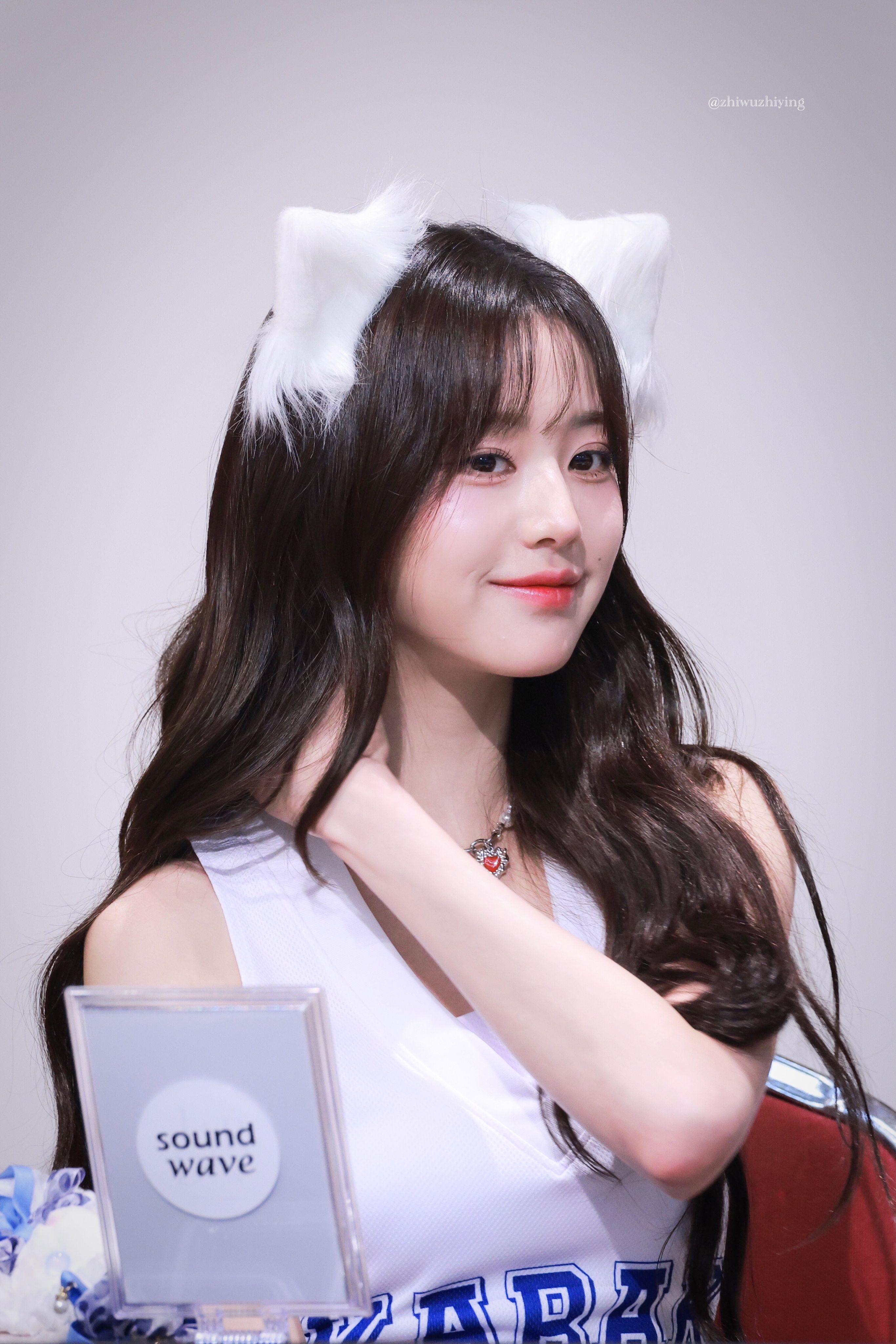 Jang Wonyoung fan signing event