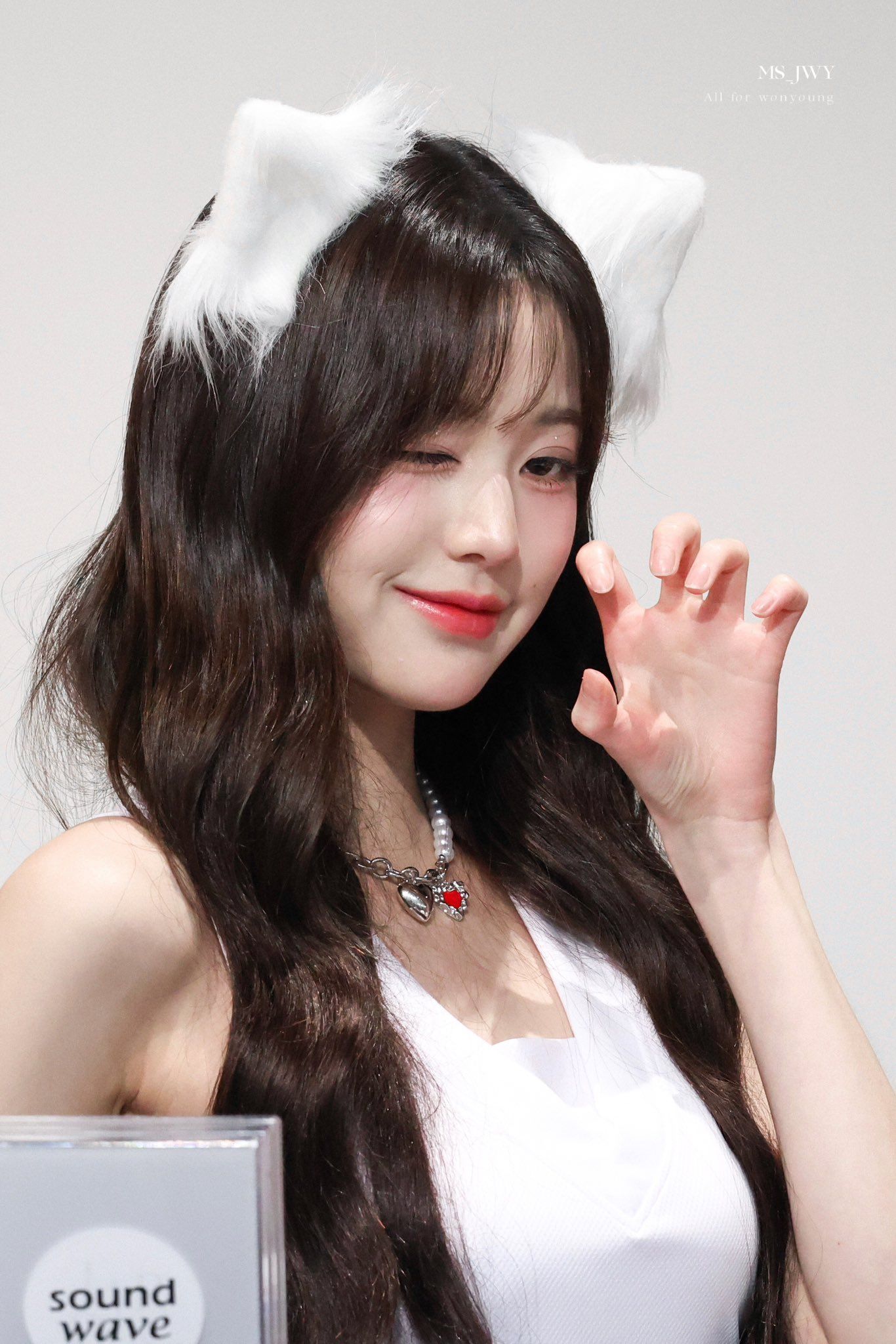 Jang Wonyoung fan signing event