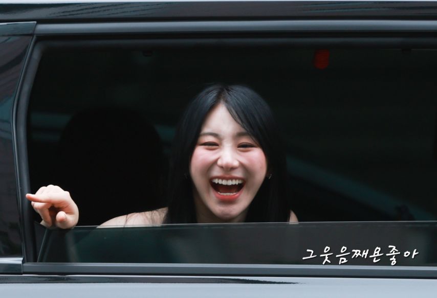 [IZ*ONE] Lee Chae-yeon, whose blood flows as a comedian