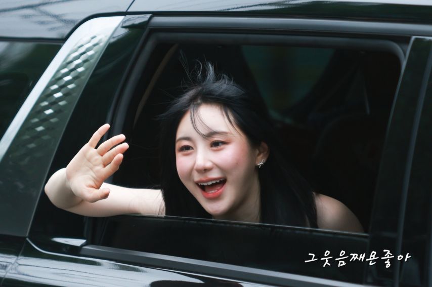 [IZ*ONE] Lee Chae-yeon, whose blood flows as a comedian