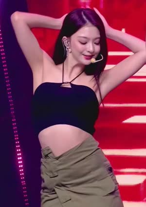 M Countdown Fromis Nine Lee Na-kyung Black Strap Halter Neck Tube Top