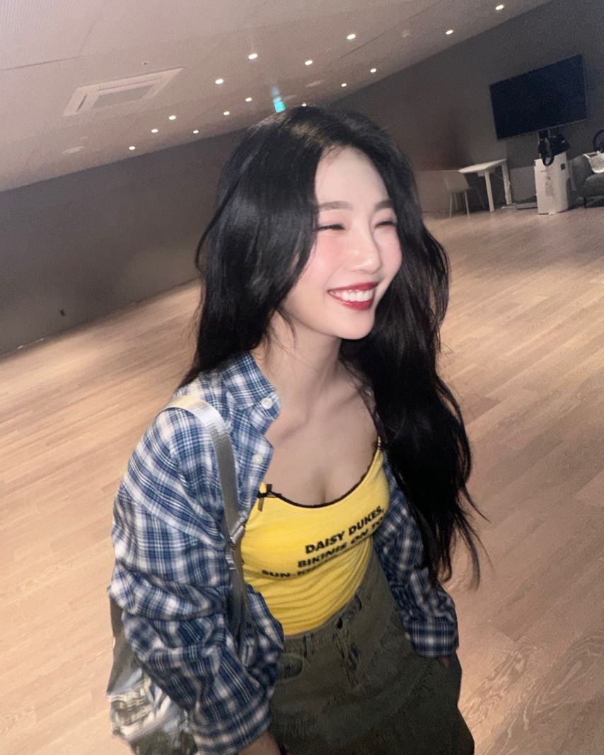 (SOUND)Red Velvet Joy's voluminous yellow string tank top + bust