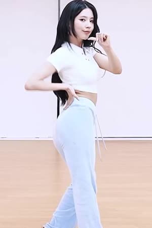 Girls' Miyeon GIF from the back of training pants