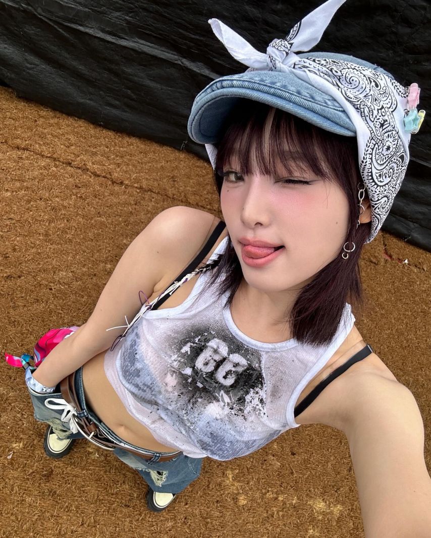 Choi Yena's white ribbed tank top is wet and her black bra is visible - Water Bomb