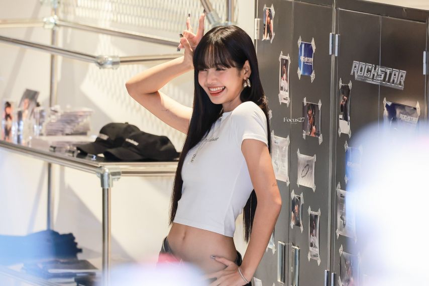 Lisa (Blackpink) ‘ROCKSTAR’ POP-UP STORE Seoul