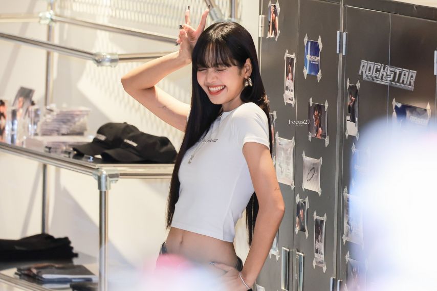 Lisa (Blackpink) ‘ROCKSTAR’ POP-UP STORE Seoul