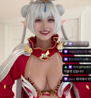 (SOUND)Koseo Naritaeng's cleavage is open to show everything.