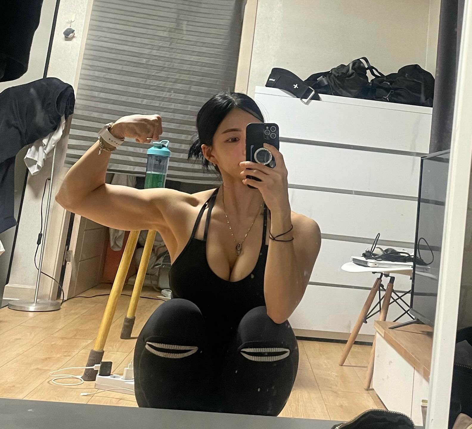 A sister who shows off her biceps