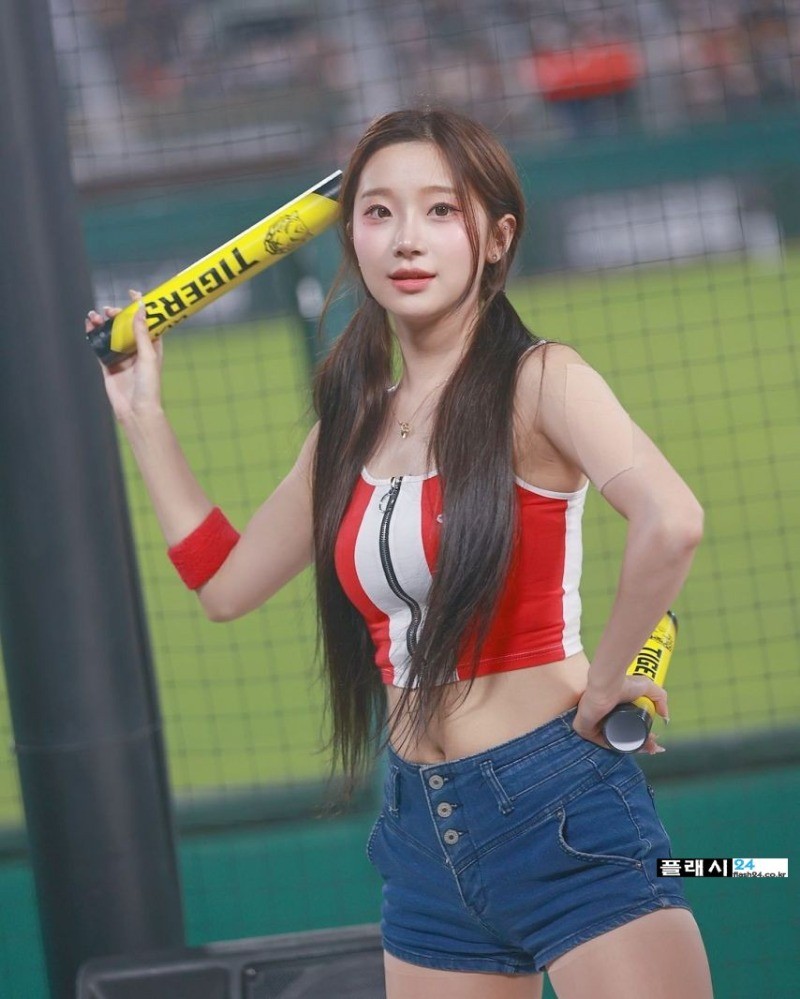 ㅇㅎ) Lee Joo-eun cheerleader, the front zipper I want to take down