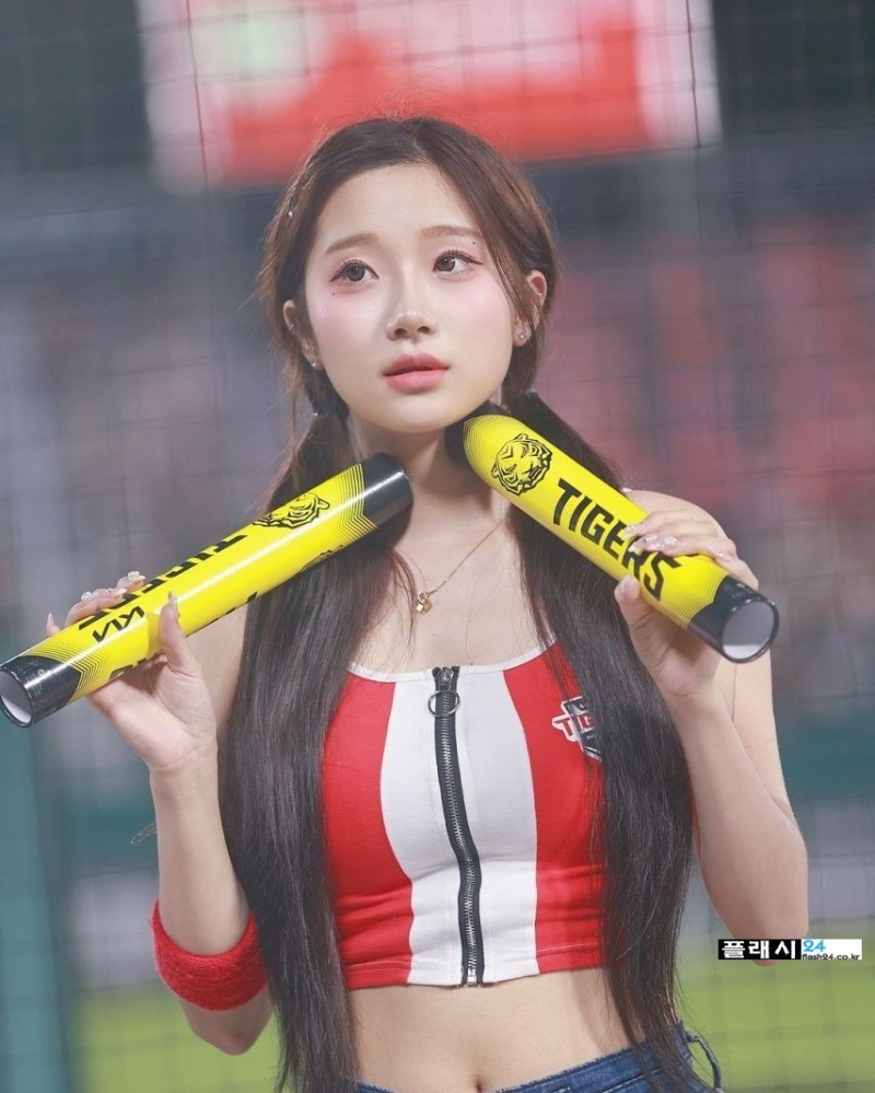 ㅇㅎ) Lee Joo-eun cheerleader, the front zipper I want to take down