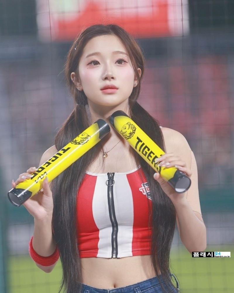 ㅇㅎ) Lee Joo-eun cheerleader, the front zipper I want to take down