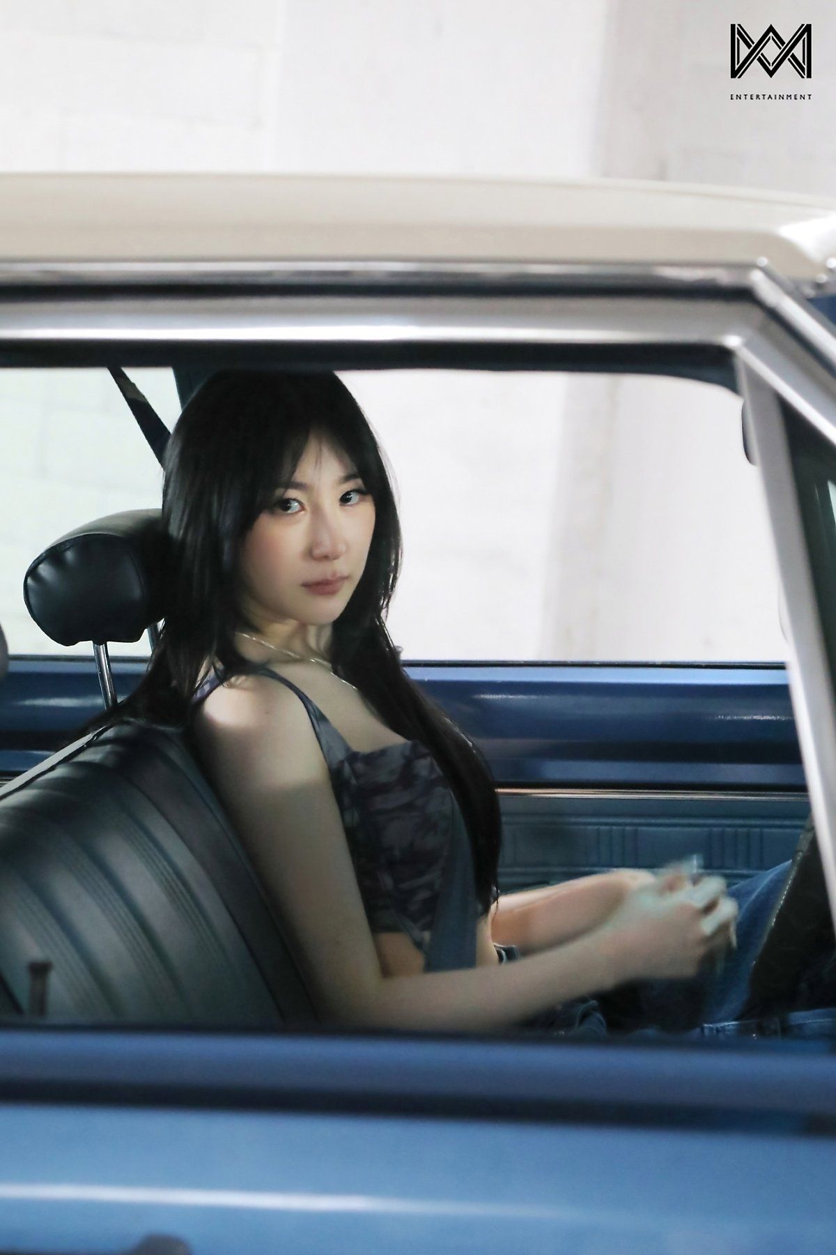 Behind the scenes of Lee Chae-yeon’s MV filming