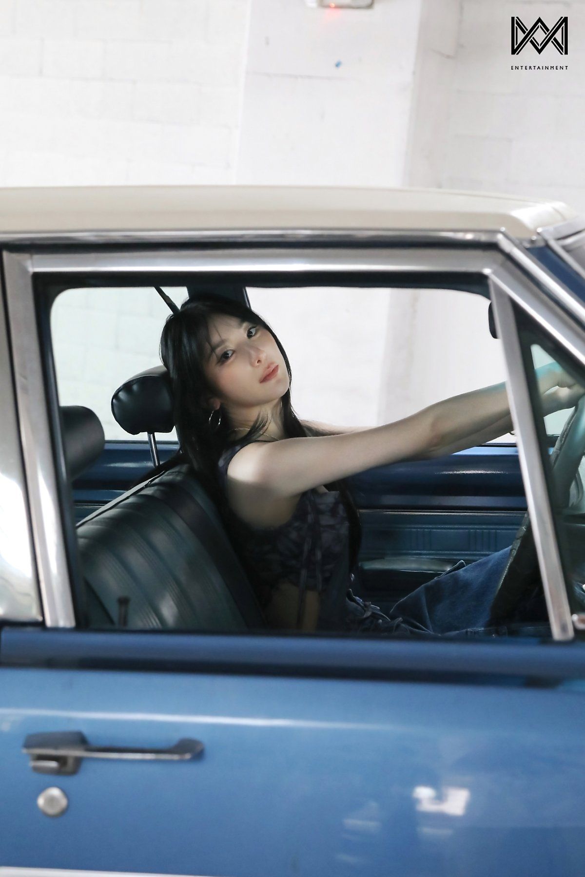 Behind the scenes of Lee Chae-yeon’s MV filming