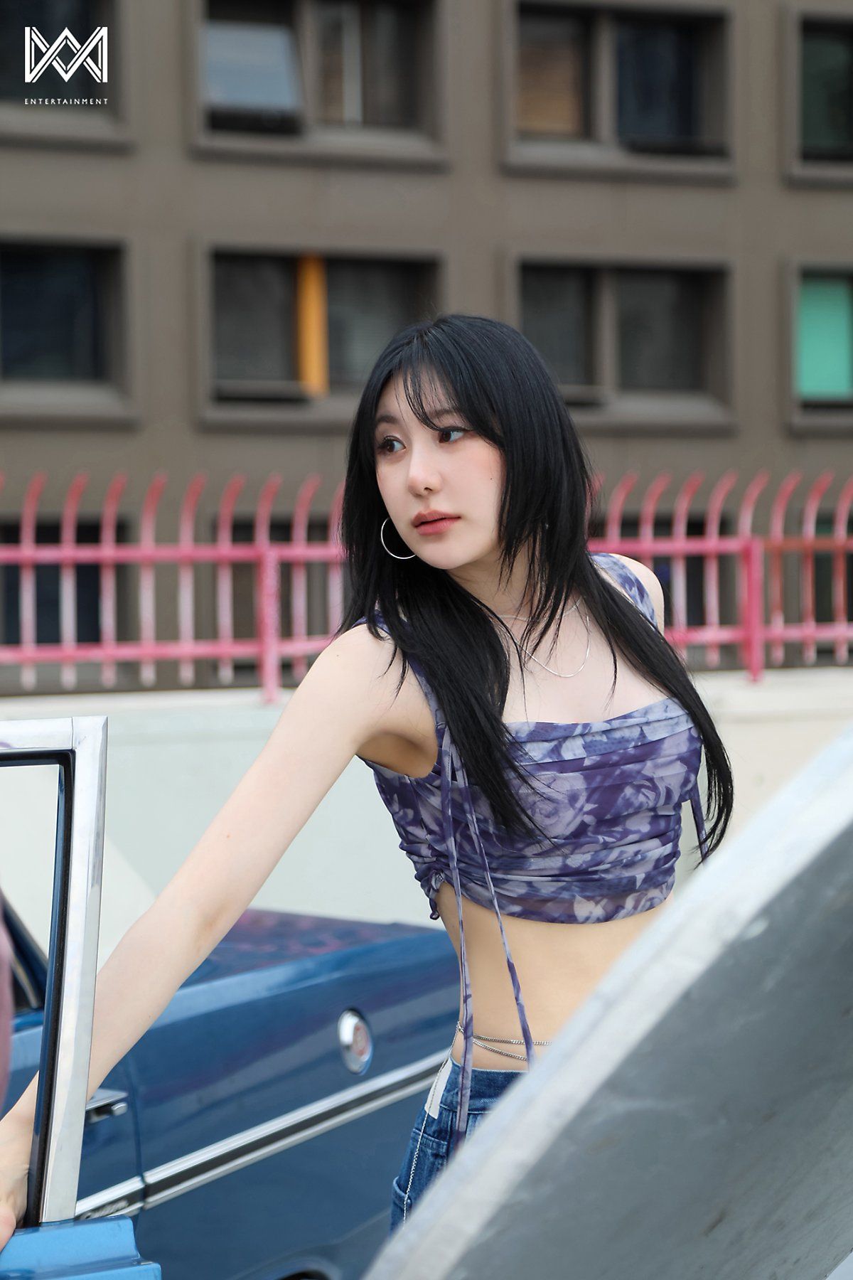 Behind the scenes of Lee Chae-yeon’s MV filming