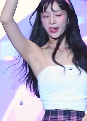 Oh My Girl Yubin white tube top pink headband