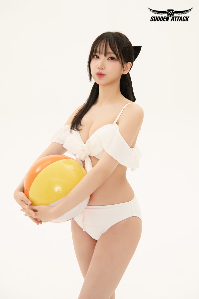 QWER Chodan Magenta Sudden Attack swimsuit wearing lily pose feat. Hangaeng