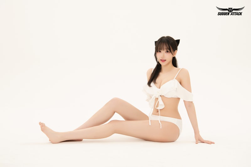 QWER Chodan Magenta Sudden Attack swimsuit wearing lily pose feat. Hangaeng