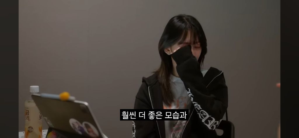 Sakura crying in the recently released Le Seraphim documentary