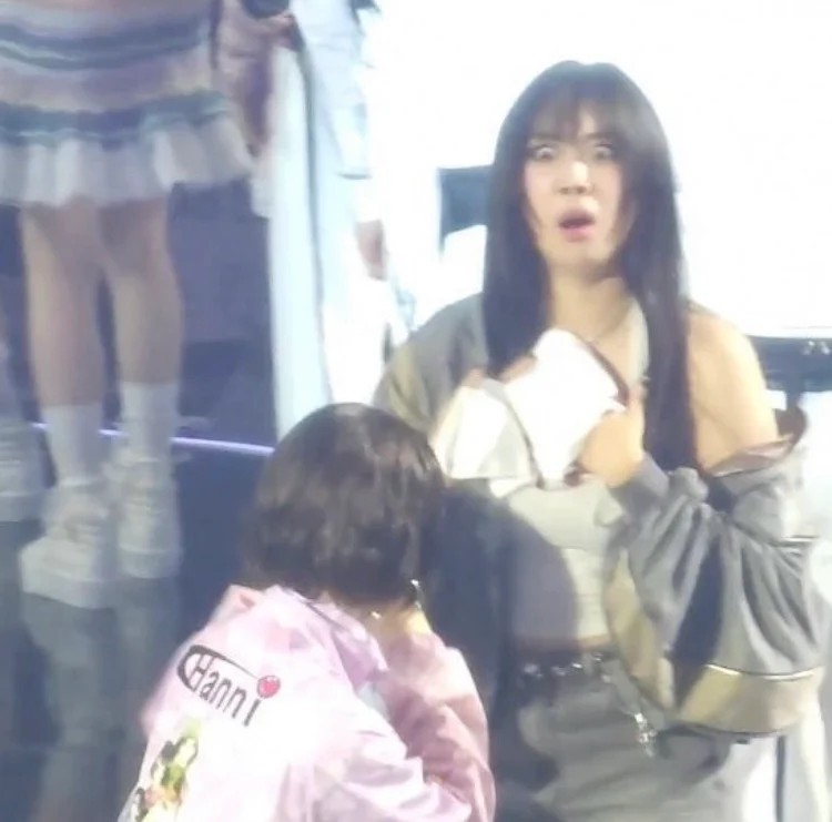 Lee Young-ji’s reaction after seeing New Jeans Hani up close