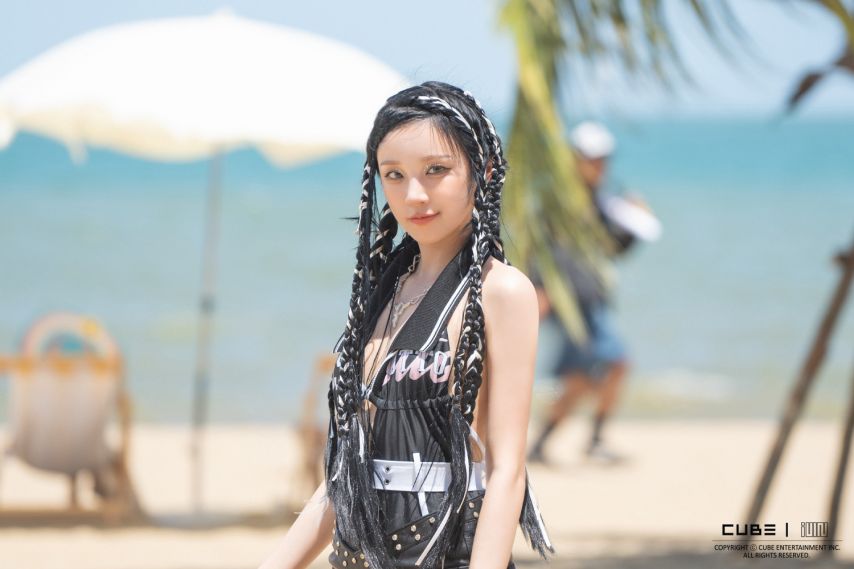 Behind the scenes of (G)I-DLE's ''Klaxon'' M V filming site