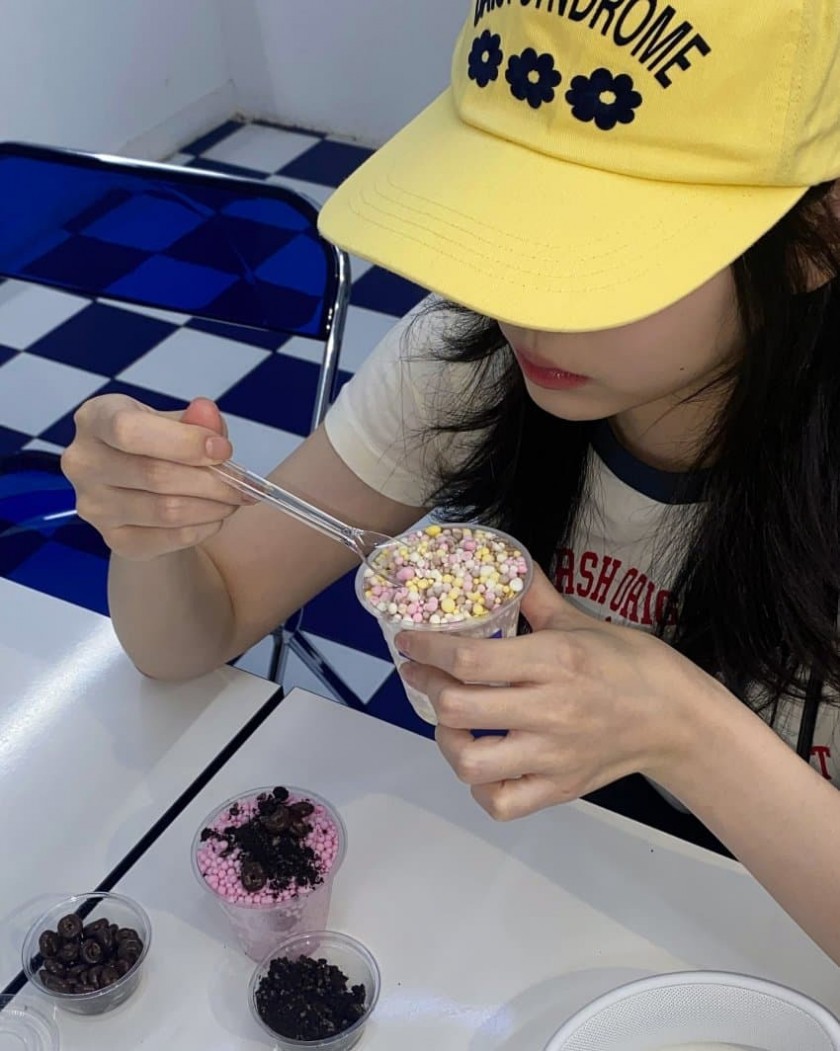 [Actor] Kim Min-ju eating beaded ice cream