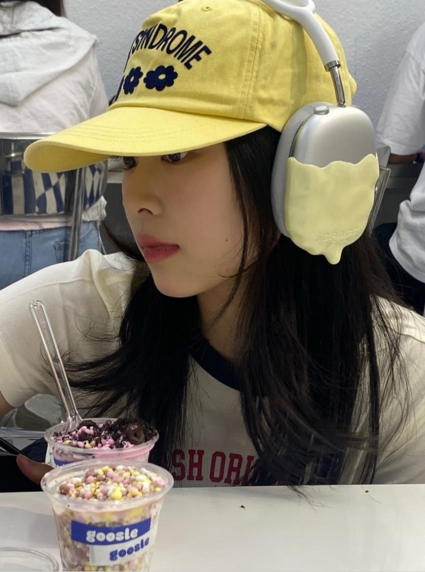 [Actor] Kim Min-ju eating beaded ice cream