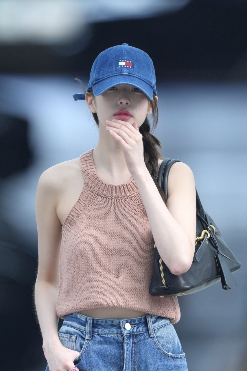 Jang Won-young (Ive) leaving for Chicago