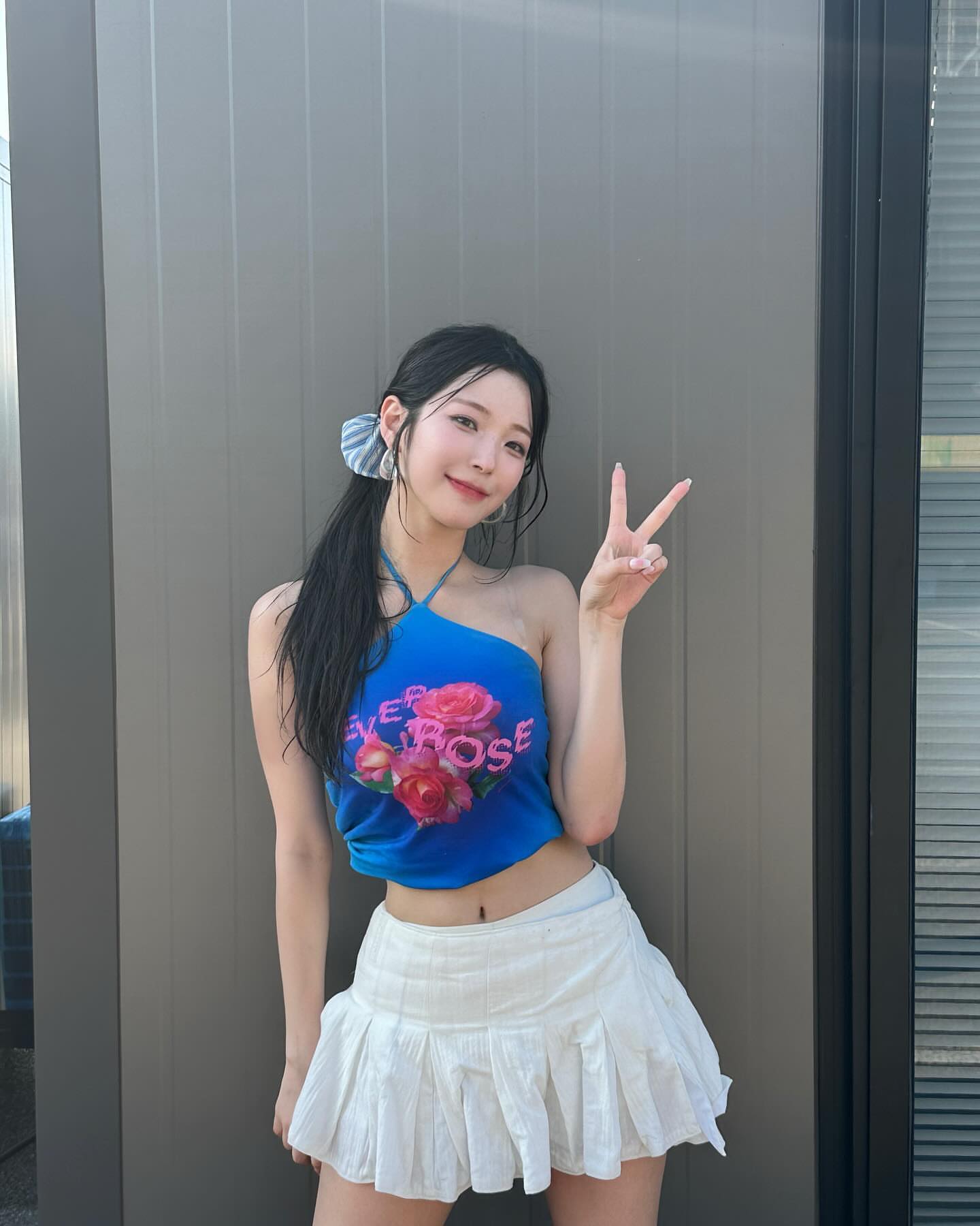 Fromis Nine Baek Ji-heon Blue Halter Neck Strap Tank Top Navel - Water Bomb Incheon