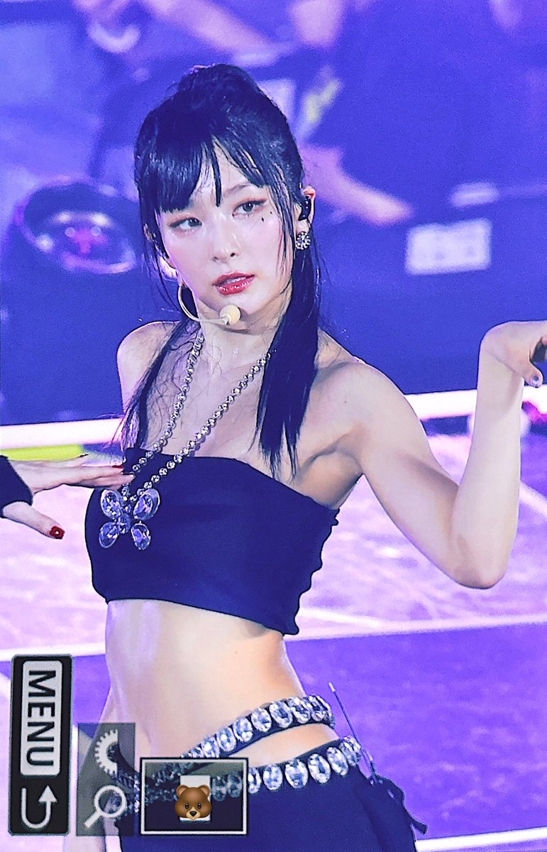 (SOUND)A black tube top + honey abs dripping with holy water... Seulgi with a sexy ponytail