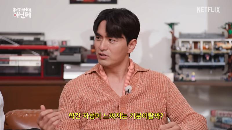 Actor Lee Jin-wook is said to be able to find north without a compass.