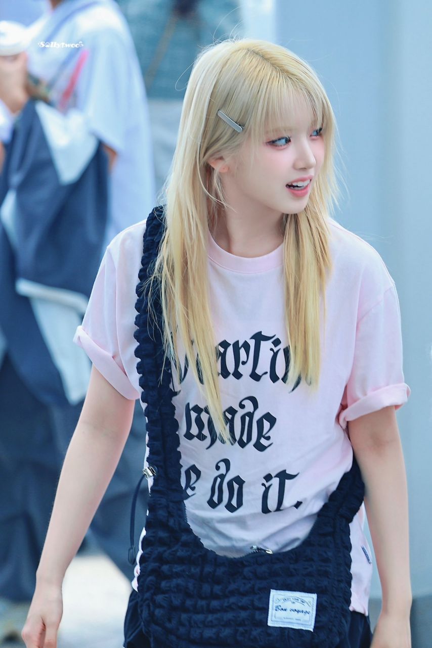 Nmix Jiwoo Blonde Baggy Pink T-shirt