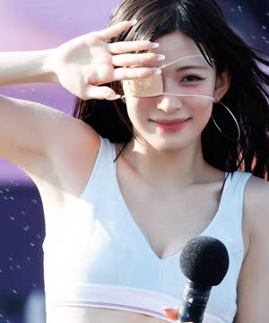 Fromis_Nine Lee Chaeyoung's armpit texture