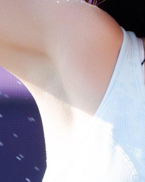 Fromis_Nine Lee Chaeyoung's armpit texture