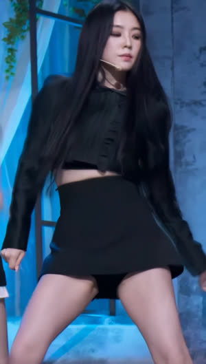 (SOUND)Red Velvet Irene black fashion chic look thigh adductor exposed