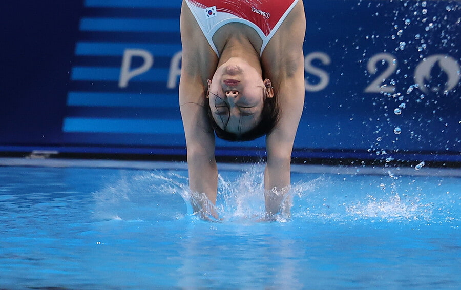 Diving Suji Kim