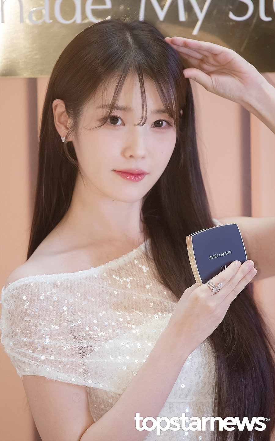 IU appeared at the Estee Lauder event