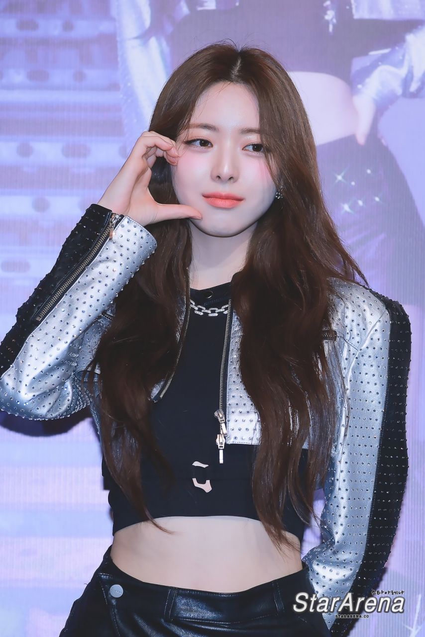 Yuna (ITZY)