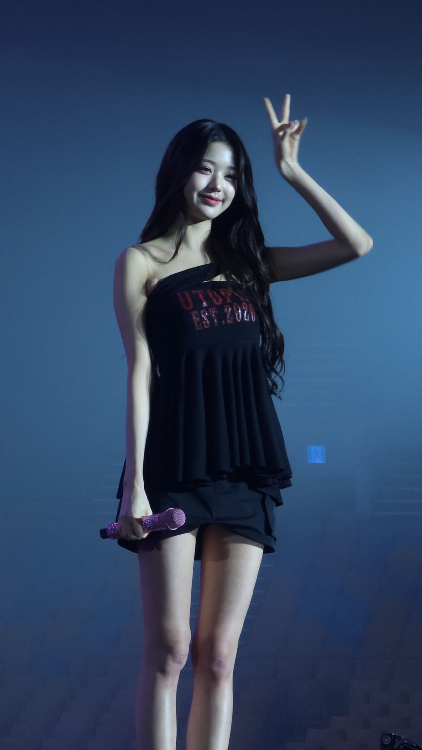 (SOUND)Ive World Tour Seoul Encon Jang Won-young black dress, smooth legs