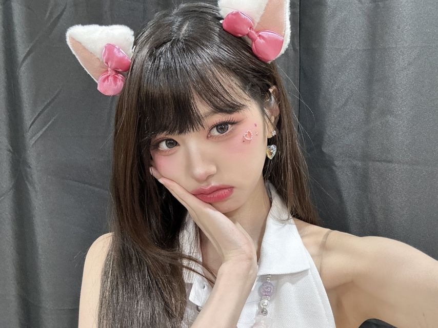 Ive Jang Wonyoung animal ear collar sleeveless